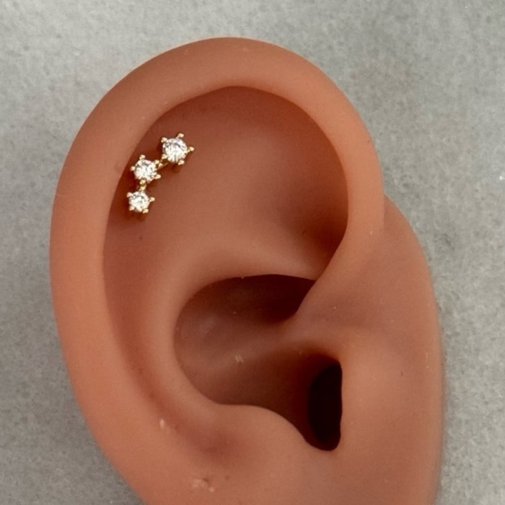 Gold Crystal Small Arch Cartilage Earring 

Brand New